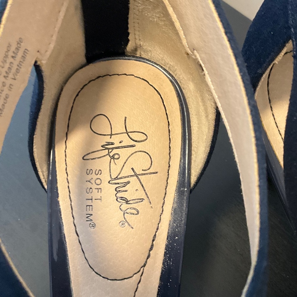 Life Stride Midnight Blue Cutout Heels - Picture 2 of 7